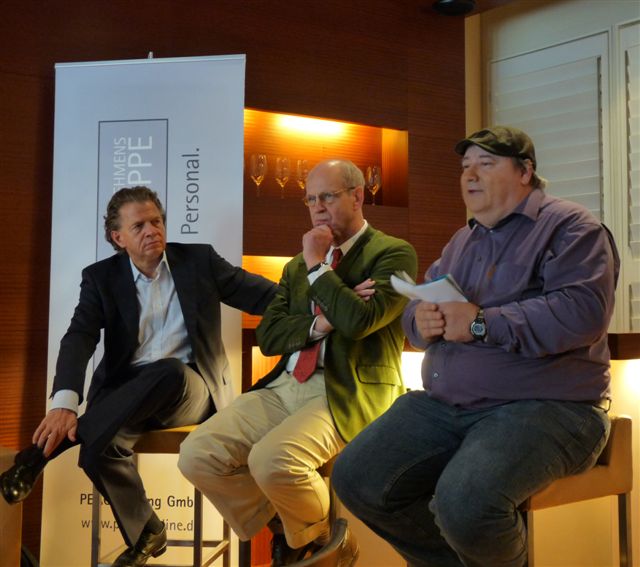 von links: Moderator Daniel Goffart, Ottheinrich von Weitershausen, Geschäftsführer in der BDA für die Abteilung Volkswirtschaft, Finanzen, Steuern und für die Walter-Raymond-Stiftung, und Alexander Spies, arbeitspolitischer Sprecher der Piratenfraktion im Abgeordnetenhaus von Berlin