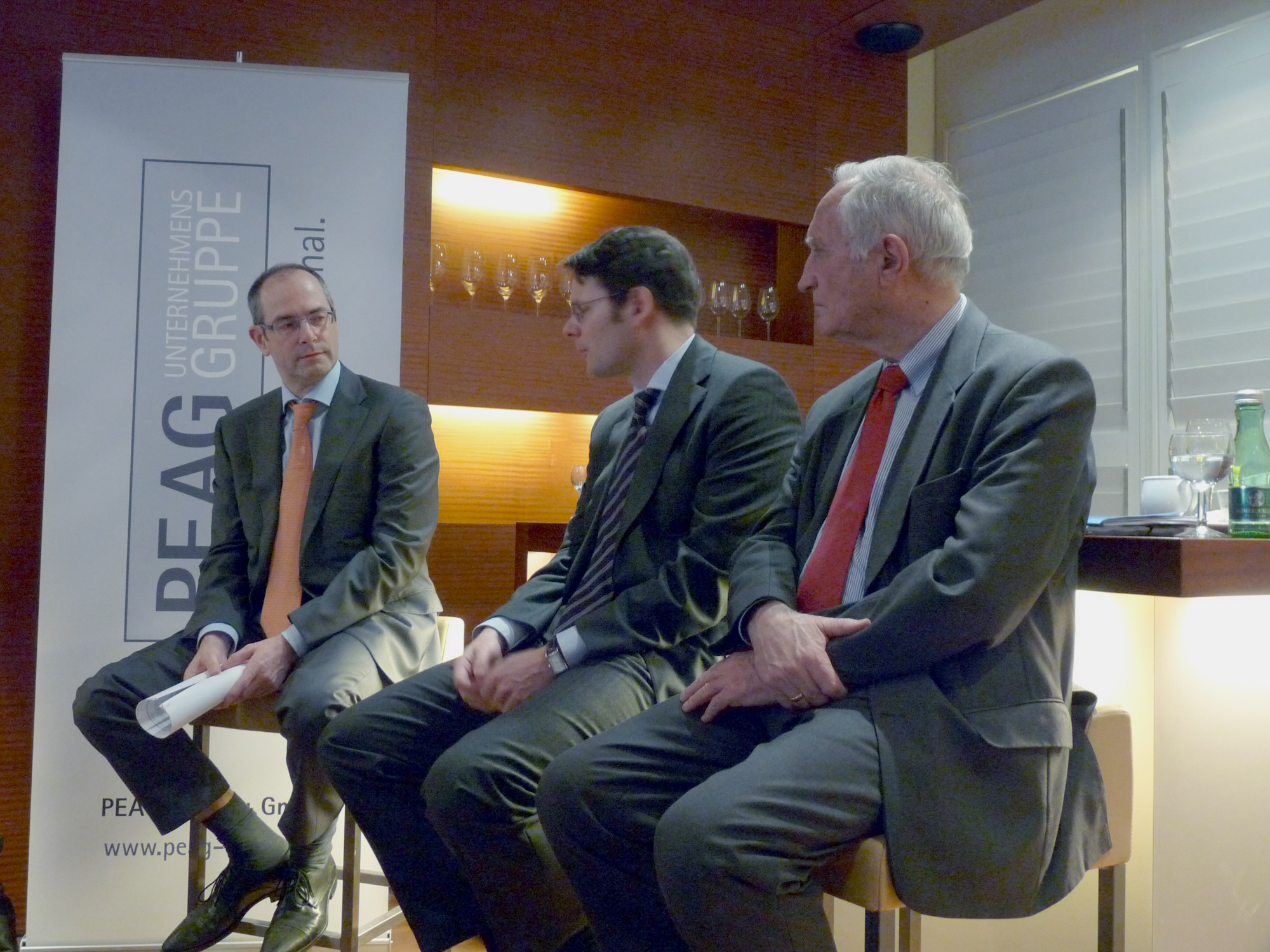 von links: Moderator Dr. Christian Ramthun, Dr. Knut Bergmann, Institut der deutschen Wirtschaft Köln, Leitung des Hauptstadtbüros, Norbert Geis, MdB, CSU, Mitglied im Ausschuss für Familie, Senioren, Frauen und Jugend