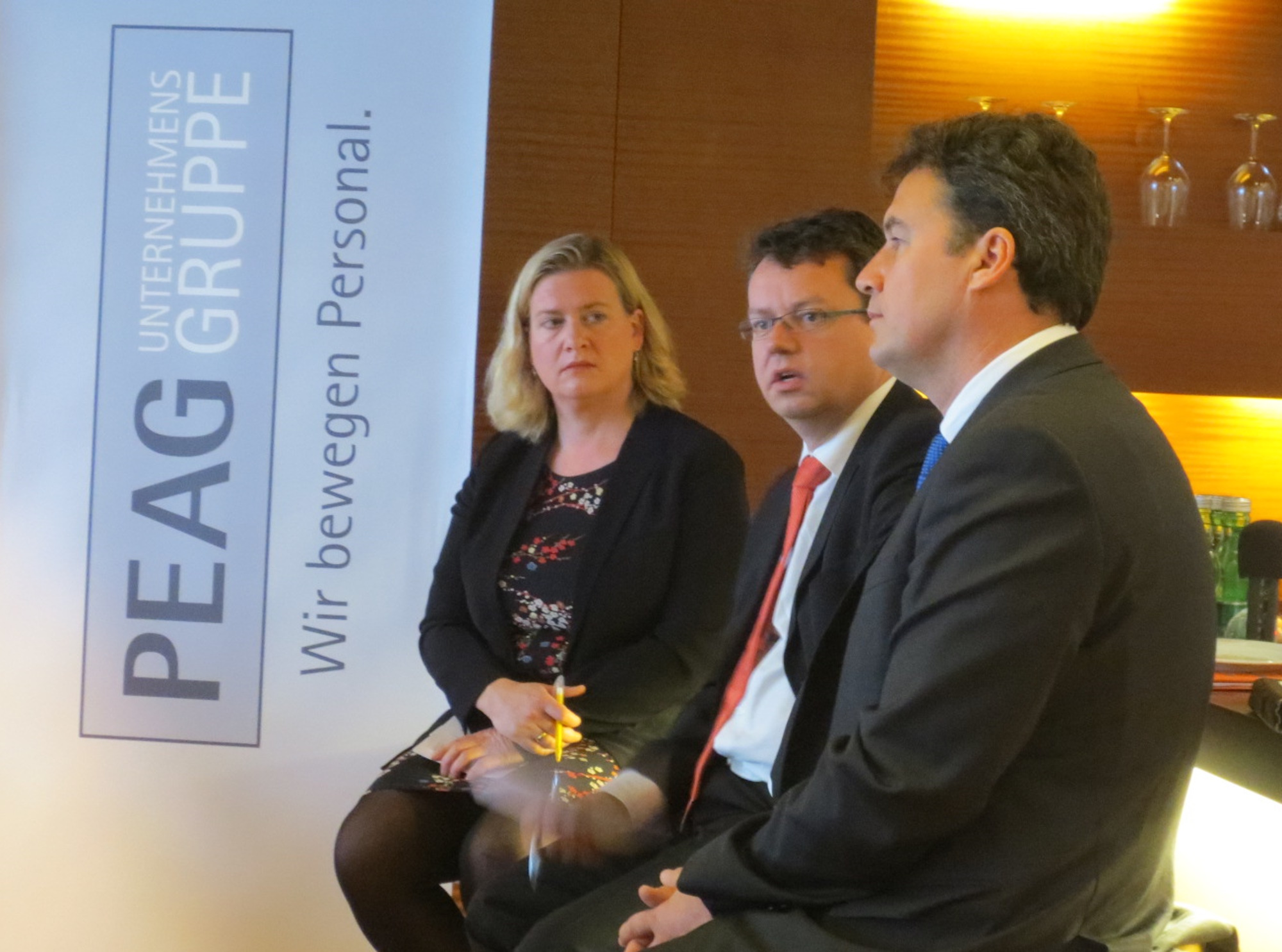 von links: Moderatorin Eva Quadbeck, Dr. Peter Schwark, Gesamtverband der Deutschen Versicherungswirtschaft, Hauptgeschäftsführung, und Christian von Stetten, MdB, CDU, Mittelstandspolitischer Sprecher und PKM-Vorsitzender