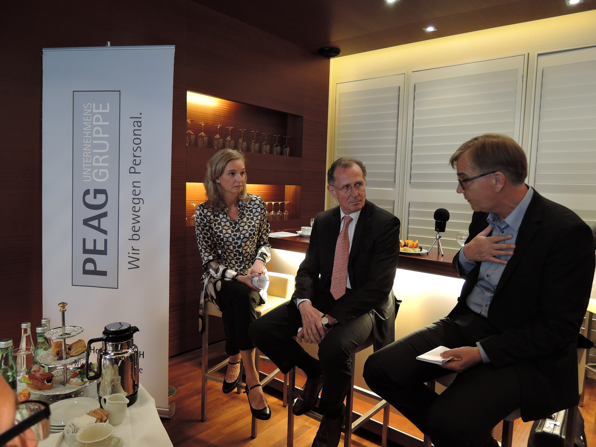 von links: Moderatorin Ute Welty, Prof. Dr. Bert Rürup, Präsident des Handelsblatt Research Institute, und Dr. Dietmar Bartsch, MdB, stellv. Vorsitzender der Fraktion DIE LINKE