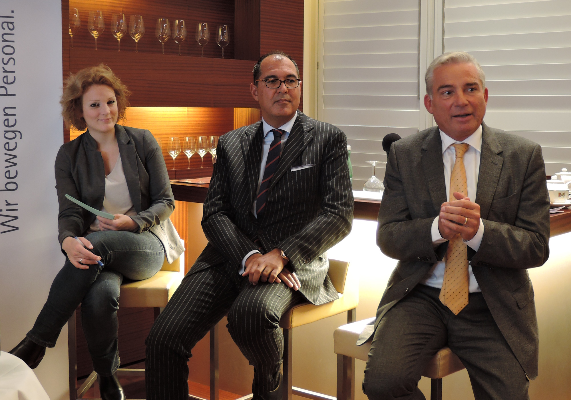 von links: Moderatorin Tina Groll, Prof. Dr. Dr. Ayad Al-Ani, Direktor Alexander von Humboldt Institut für Internet und Gesellschaft, und Thomas Strobl, MdB, CDU, Vorsitzender CDU-interne Kommission “Zukunft der Arbeit"