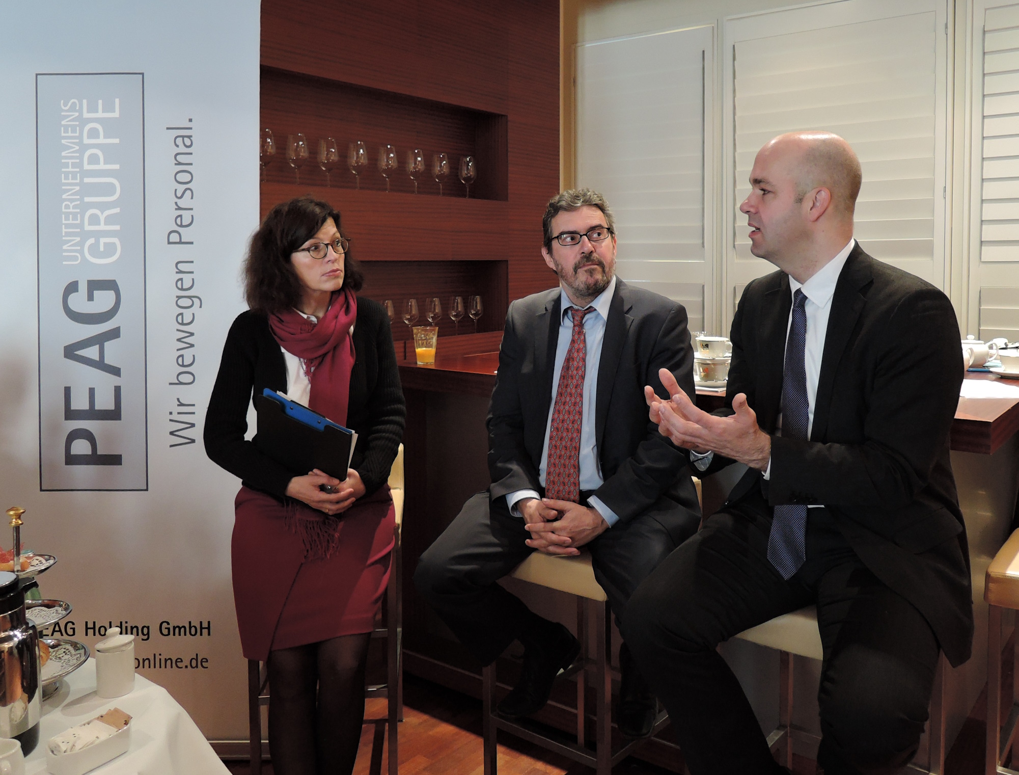 von links: Moderatorin Dr. Jacqueline Boysen, Boris Velter, Staatssekretär Senatsverwaltung für Arbeit, Integration und Frauen Land Berlin, und Prof. Marcel Fratzscher, Präsident Deutsches Institut für Wirtschaftsforschung (DIW)