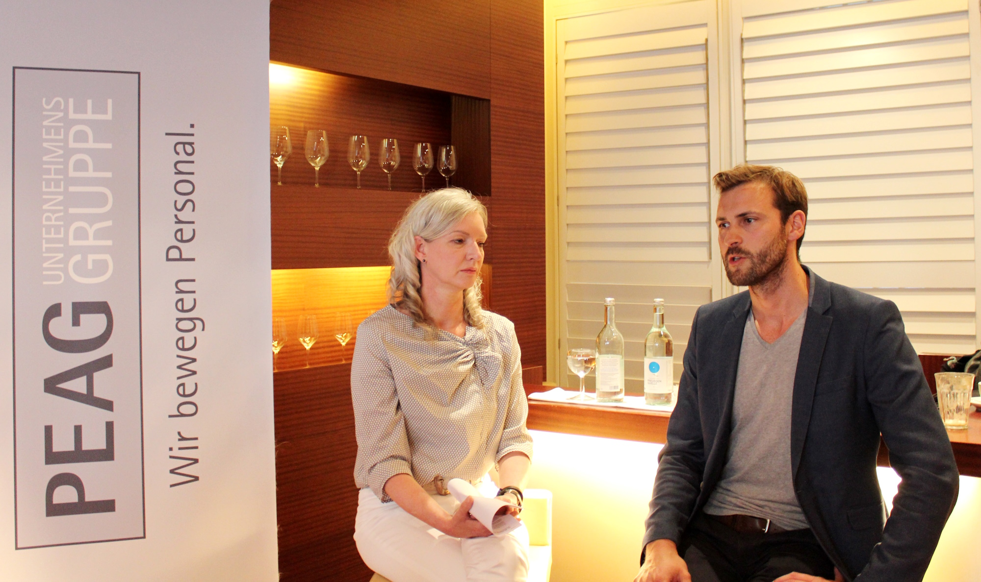 Moderatorin Ute Welty und Dr. Wolfgang Gründinger, Autor und Vorstandsmitglied der Stiftung Generationengerechtigkeit