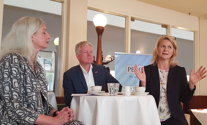 von links: Holger Schwannecke, Generalsekretär des Zentralverbandes des Deutschen Handwerks (ZDH), und Sabine Poschmann, MdB, stellvertretende wirtschaftspolitische Sprecherin sowie Mittelstands- und Handwerksbeauftrage der SPD-Bundestagfraktion