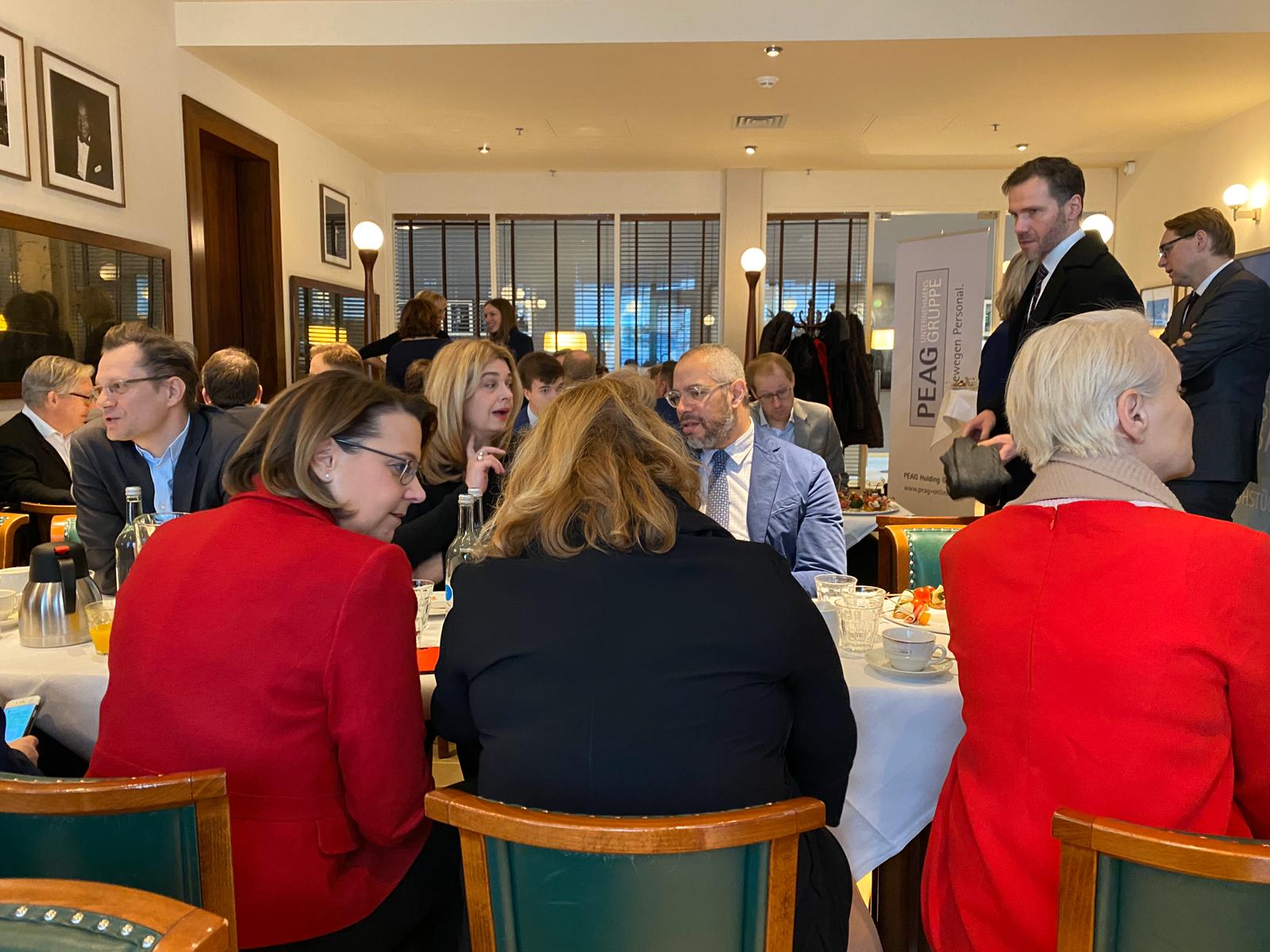 100ste PEAG Personaldebatte zum Frühstück in Berlin