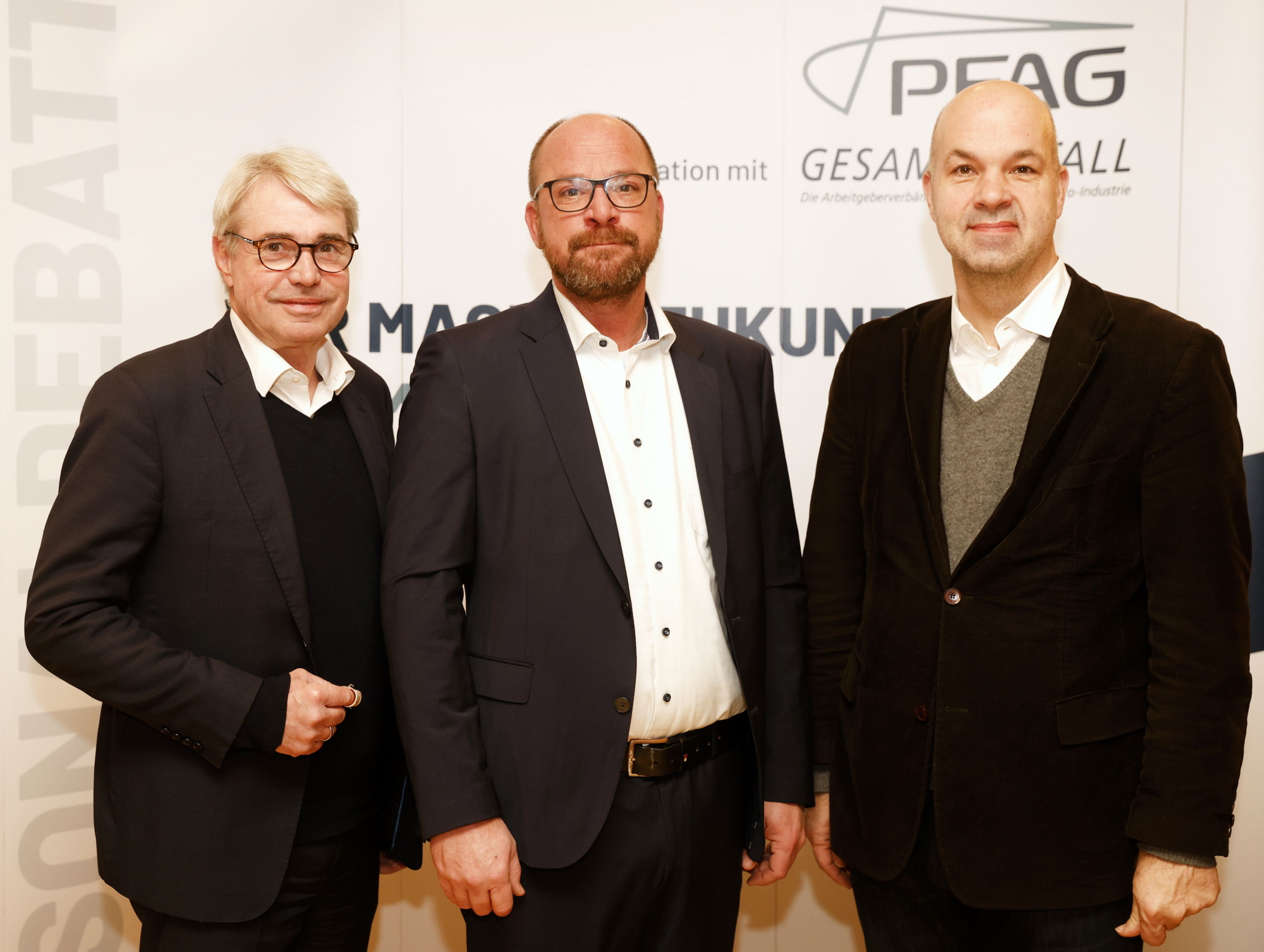 von links: FDP-Bundestagsabgeordneter Carl-Julius Cronenberg, Mitglied im Ausschuss für Arbeit und Soziales, Sven Kramer, Sprecher der Geschäftsführung der PEAG Holding GmbH, und Marcel Fratzscher, Professor und Präsident des Deutschen Instituts für Wirtschaftsforschung (DIW Berlin) 