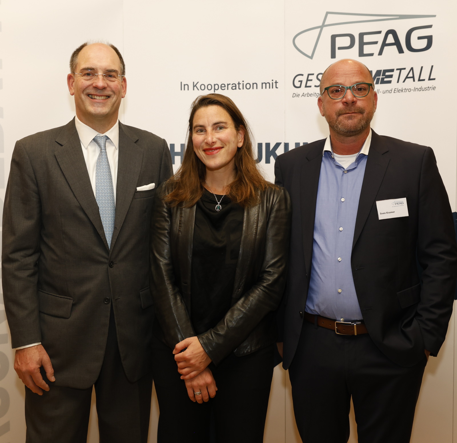 von links: Dr. Dirk Jandura, Präsident des Bundesverbandes Großhandel, Außenhandel, Dienstleistungen (BGA), Julia Friedlander, Geschäftsführerin der Atlantik-Brücke, und Sven Kramer, Sprecher der Geschäftsführung der PEAG Holding GmbH 