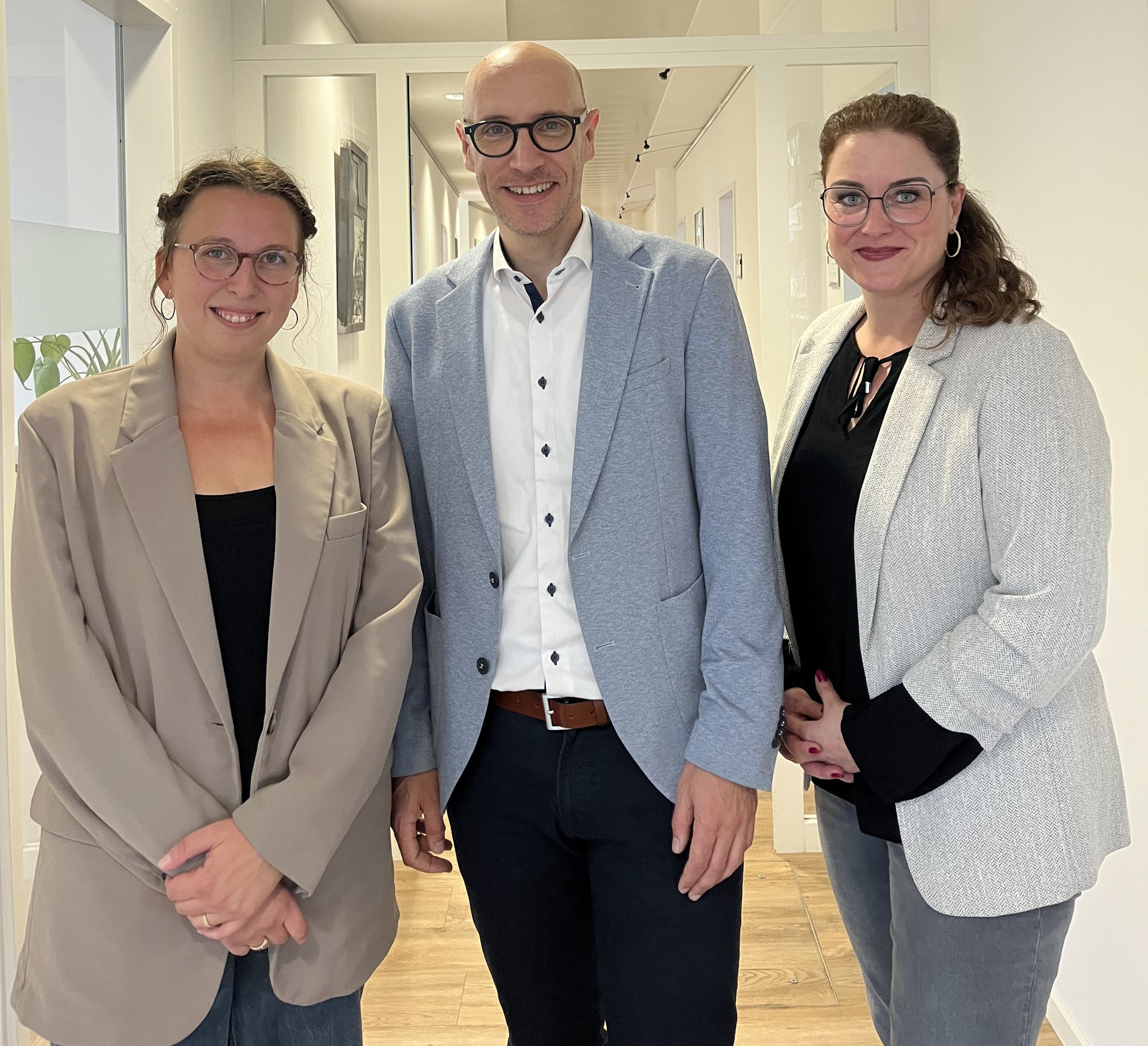 ATZ-Team der PEAG Personal GmbH: Valerie Schramm (links), Dennis Diederich und Daniela Gansauge 