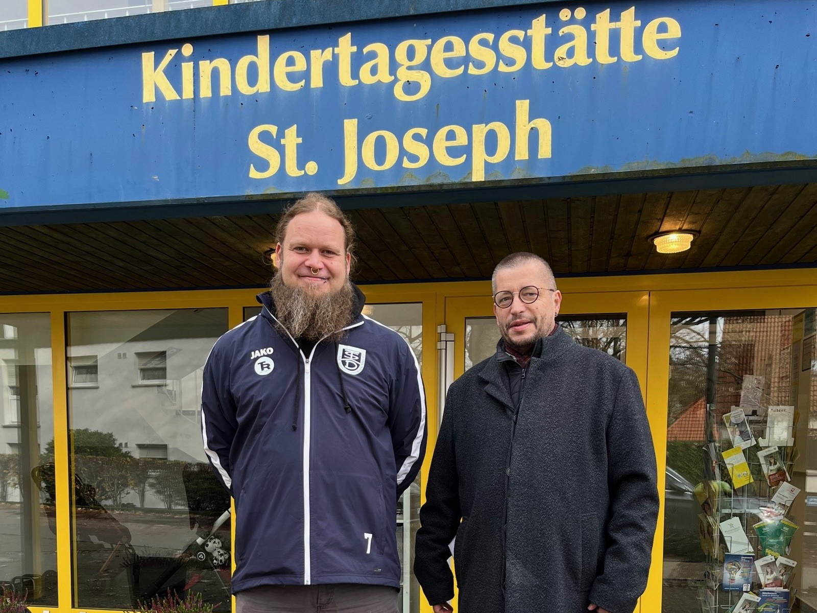 Sebastian Rittinghaus und sein PEAG Transfer-Berater Jan Hedfeld (rechts) 